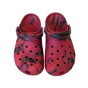 CROCS Women’s Classic Marbled Clog Red Black 10